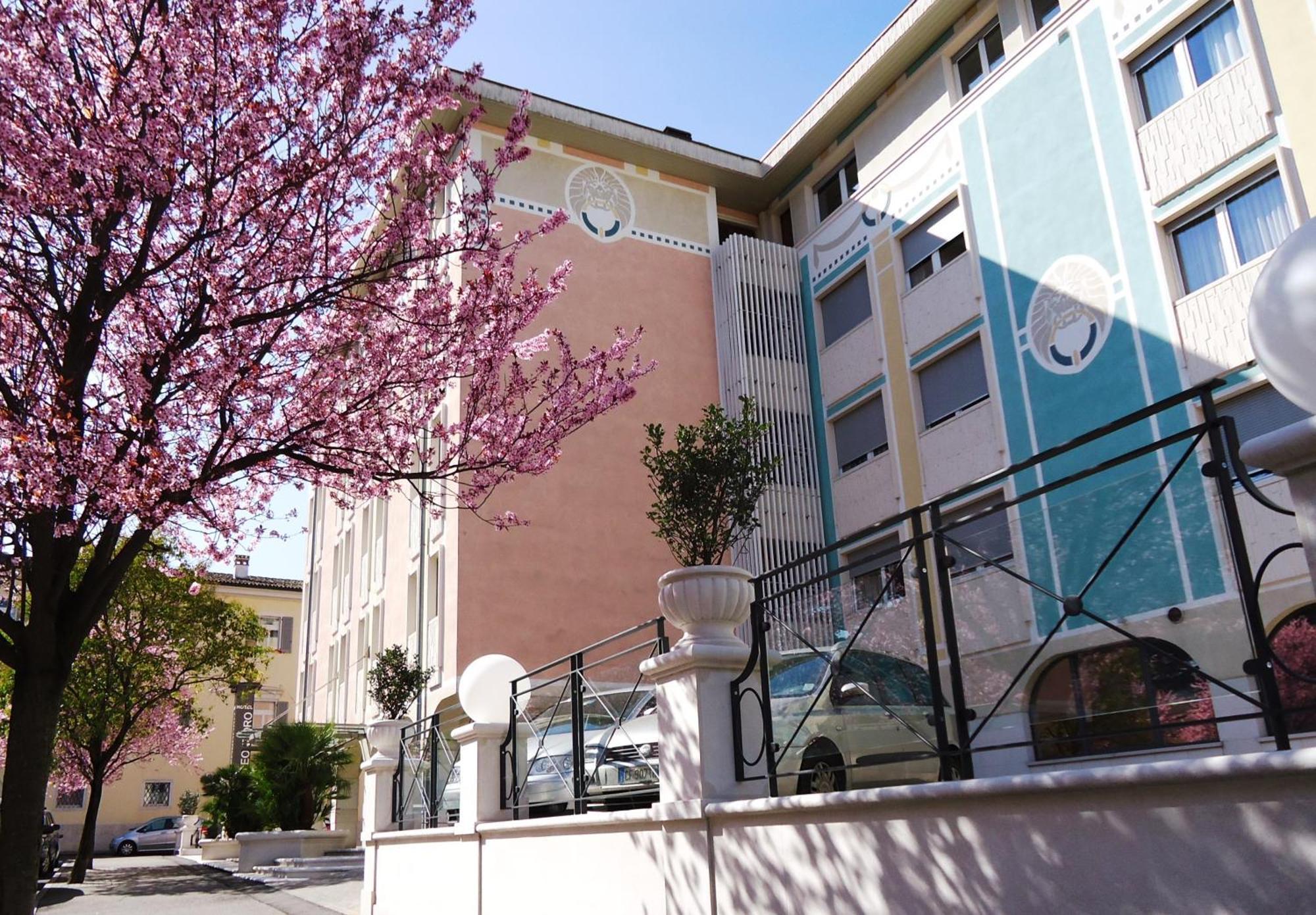 Hotel Leon D'Oro Rovereto  Exterior foto
